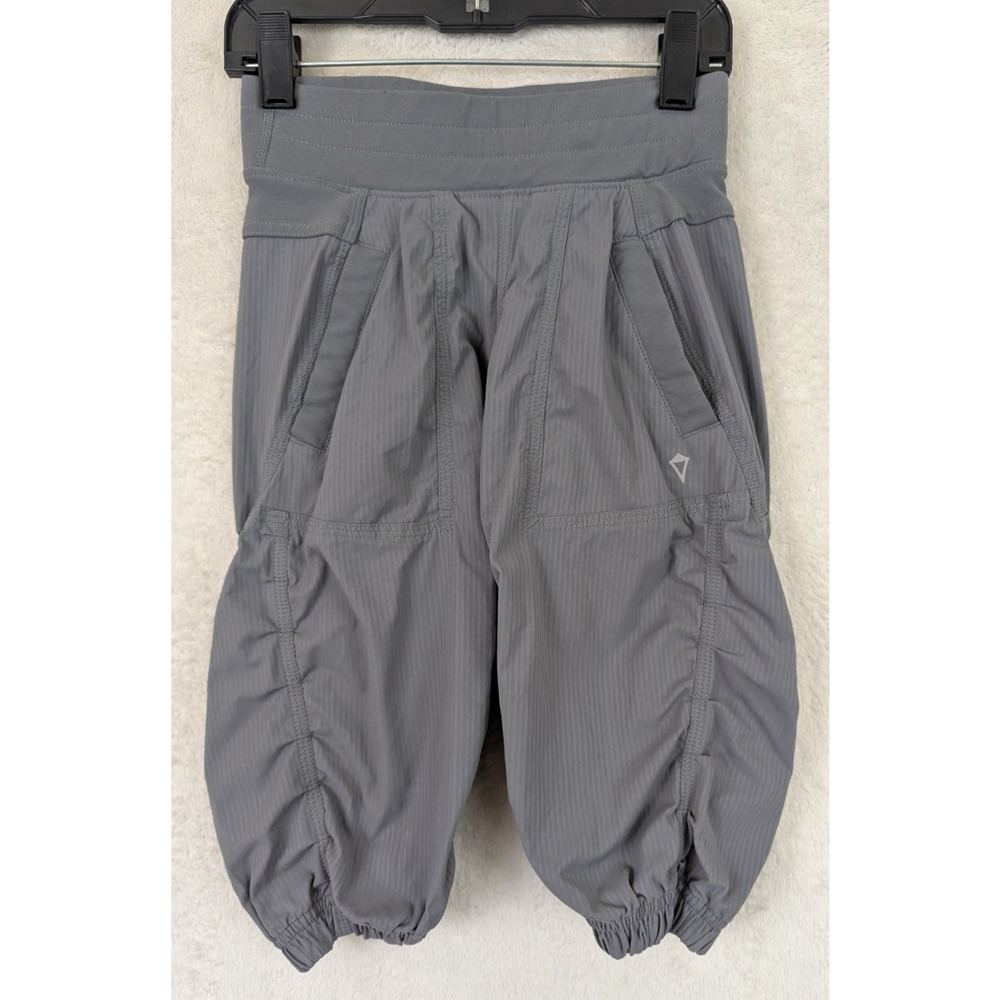 Iviva Lululemon sz 4 girls Dance Pants pull on gray n gray stripes stretch 0523
